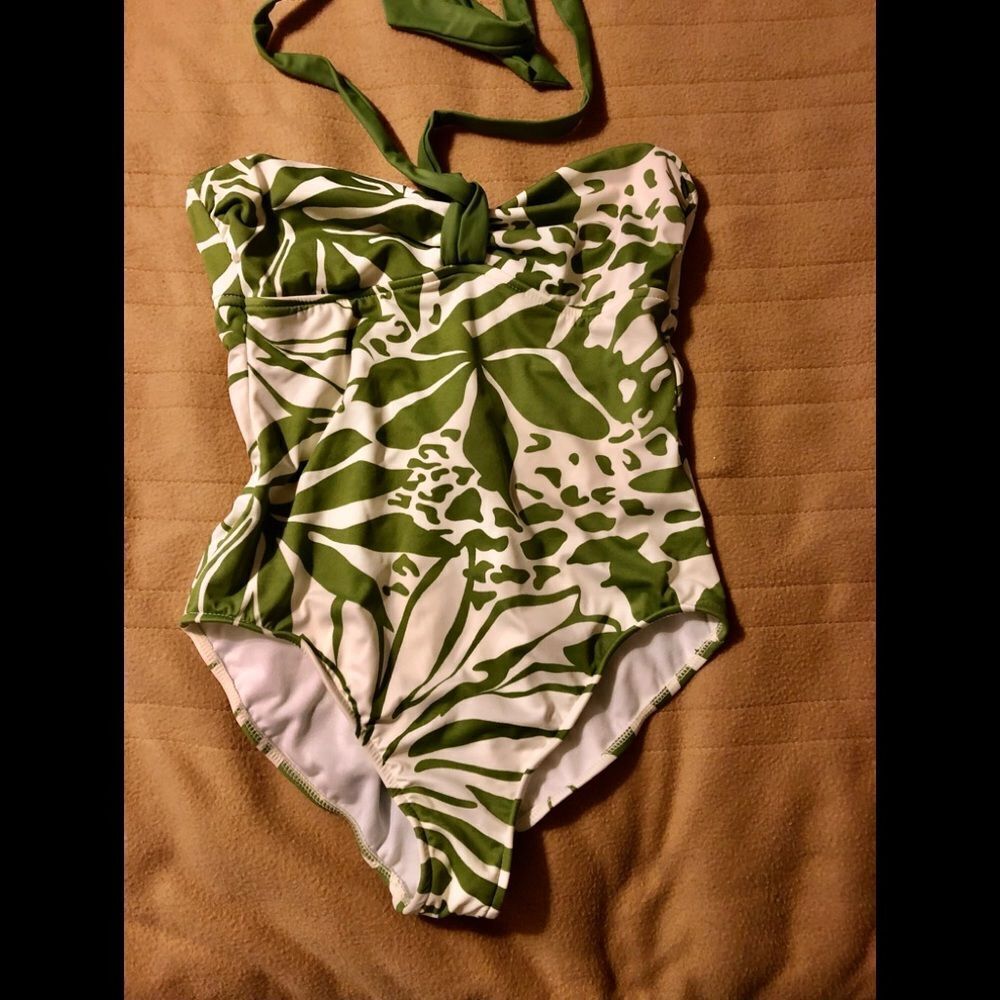 Beautiful swimsuit by Leilani in size 10